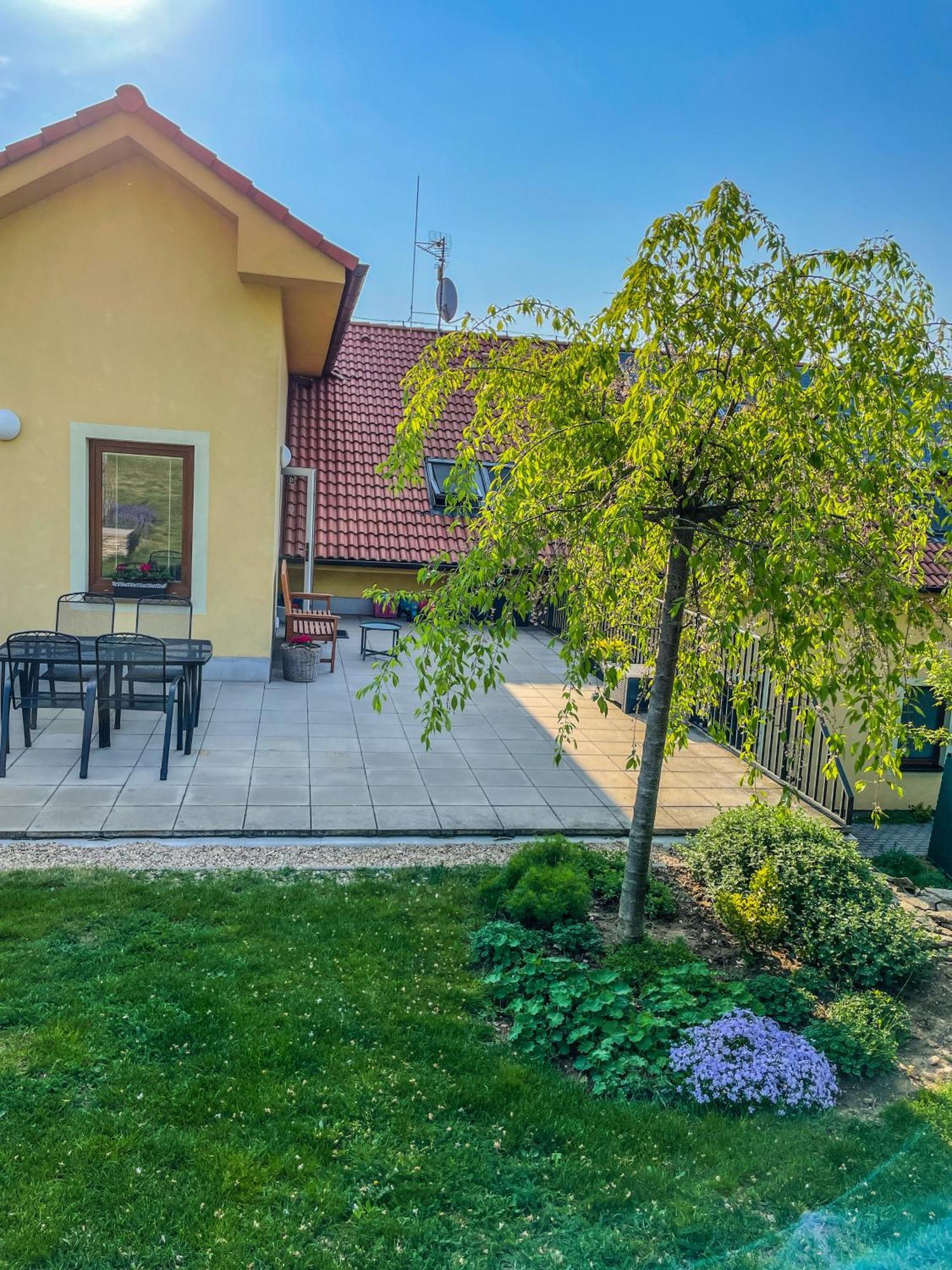 Slunecny Penzion Tasovice Ngoại thất bức ảnh